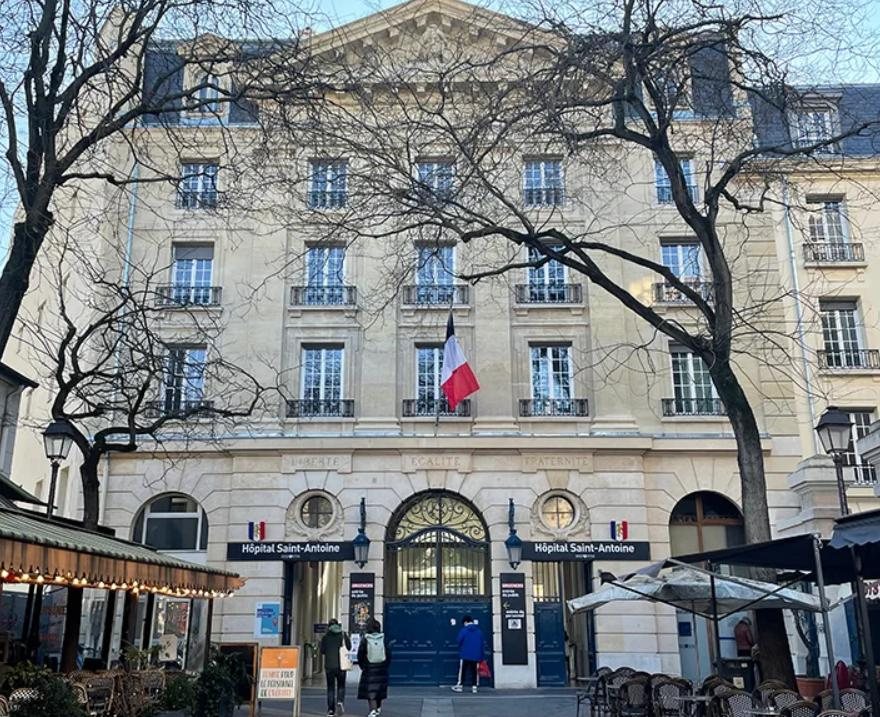 Hôpital Saint-Antoine, Paris 12e — peinture intérieure et ravalement de façade par RIVEX
