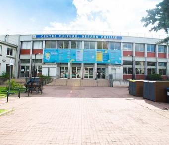 Médiathèque à Champigny-sur-Marne — revêtements de sol, placo et peinture intérieure par RIVEX
