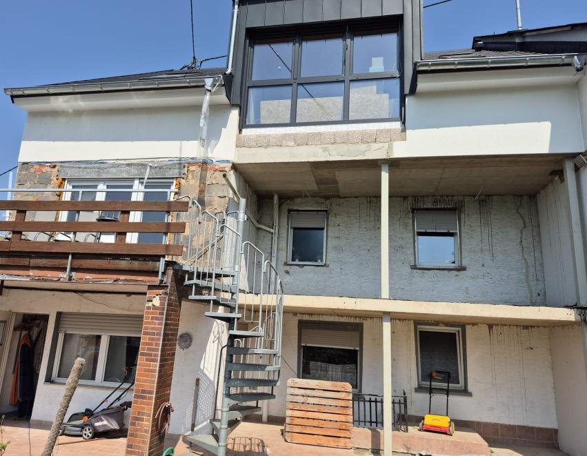 Chantier en cours d'une dépendance de maison à Trier — RIVEX